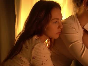 couple
        miafleur cam image #63201