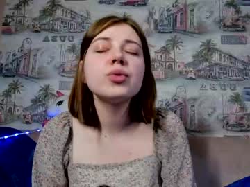 girl
        ruth_sky cam image #28107