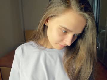 girl
        sunshy_girl cam image #77379