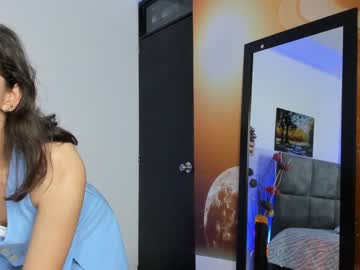girl
        dreamsisabella cam image #139425