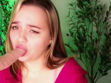 girl
        melissabowen cam image #212825