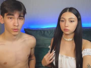 couple
        gothicxz cam image #204785