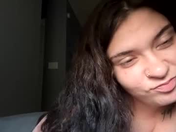 girl
        braelynx cam image #191413