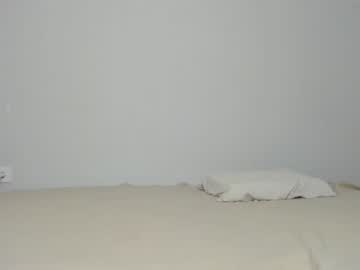 couple
        vivi_beam cam image #8575
