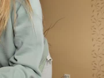 girl
        hannahjamesa cam image #43349