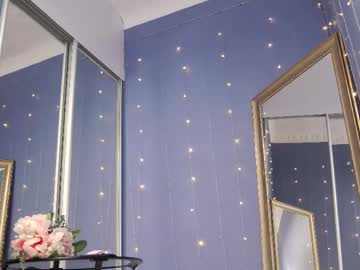 girl
        kriskras__ cam image #8184