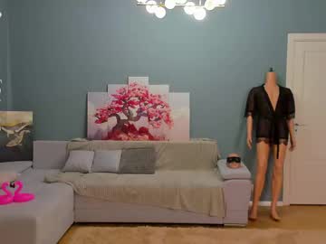 girl
        kissiekat cam image #8123