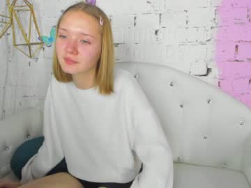 girl
        butterflyanny cam image #25453