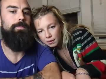 couple
        tellmetaji cam image #126376