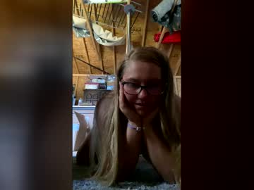 girl
        marziahwyatt10 cam image #83441