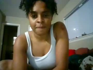 girl
        roesjam cam image #217786