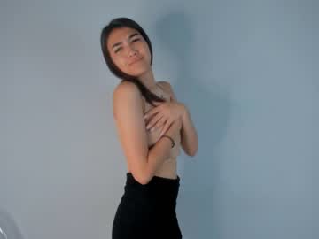 girl
        elianarobinson cam image #107055