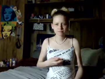 couple
        kittykittymeowmeow33 cam image #75837