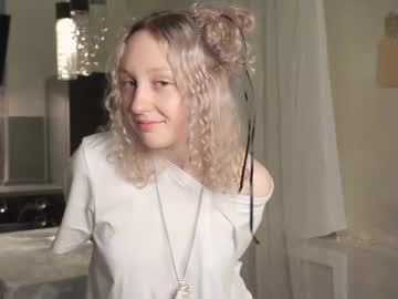 girl
        melissacoopers cam image #182087