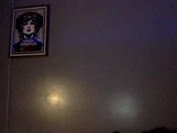 couple
        juicyjaybird69 cam image #215188