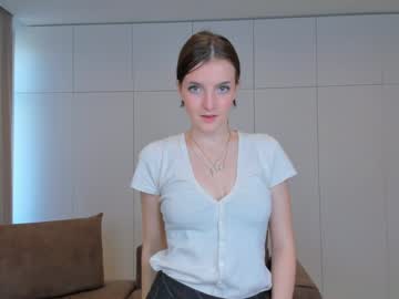 girl
        brittburt cam image #180361