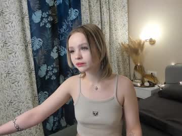 girl
        elizabeth_dort cam image #69028