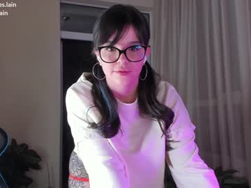 girl
        aavee cam image #22042