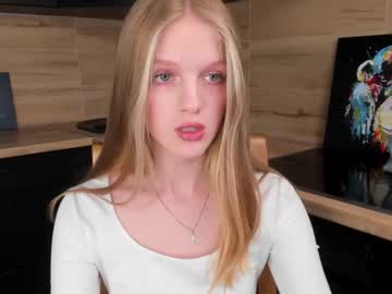 girl
        odelyngambell cam image #191211
