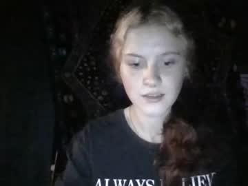 girl
        ghost_bby2 cam image #82154