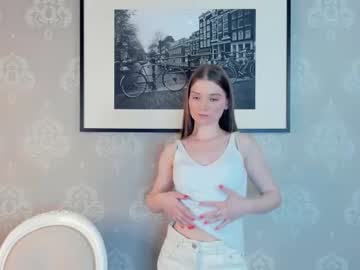 girl
        petradeary cam image #165300