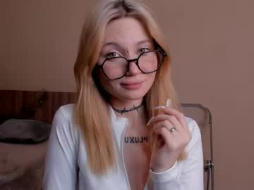 girl
        new_aliceworld cam image #144796