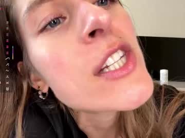 girl
        susannahxx cam image #5829