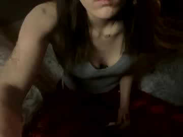 girl
        violet_maee cam image #220702