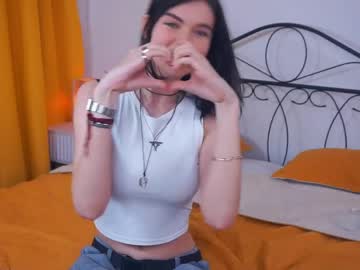 girl
        nellegrandner cam image #87934