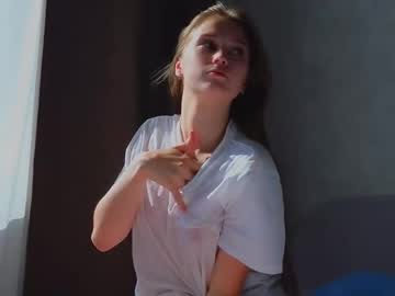 girl
        hanneloregurwell cam image #30911