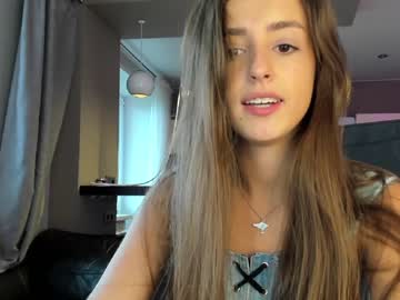 girl
        coy_amina_ cam image #21413