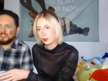 couple
        secret_spot cam image #136933