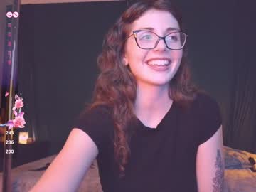 girl
        jesseisafriend cam image #213306
