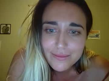 girl
        heyitscami cam image #266183