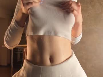 girl
        cindyhips cam image #55676