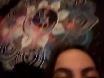 girl
        cece145_ cam image #101079
