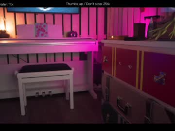 girl
        hermione_potter_couple cam image #26193