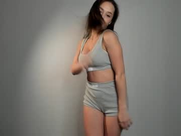 girl
        brittcubitt cam image #150972