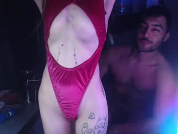 couple
        xovivi cam image #230094