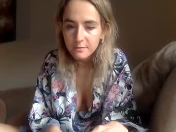 girl
        tinychanellove cam image #37087