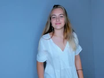 girl
        lindamildreda cam image #108291