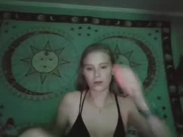 girl
        stonerbabe1313 cam image #220658