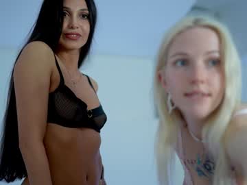 couple
        golden_mona cam image #205830
