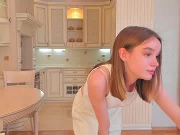 girl
        harrieteasley cam image #205955