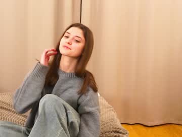 girl
        felicebattersby cam image #213874