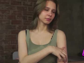 girl
        airsofi cam image #36708