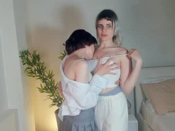 couple
        hoiiy_cute cam image #106995
