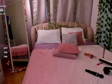 girl
        love_is_lola cam image #43558