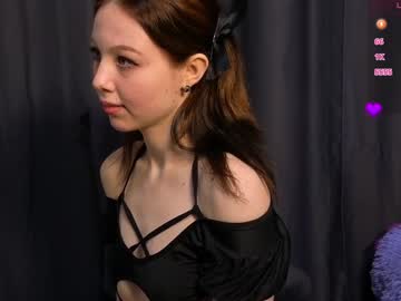 girl
        soy_milk cam image #202364