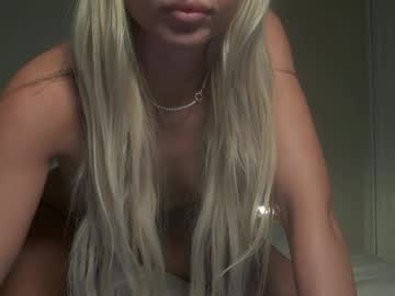 girl
        tinytayy cam image #72950